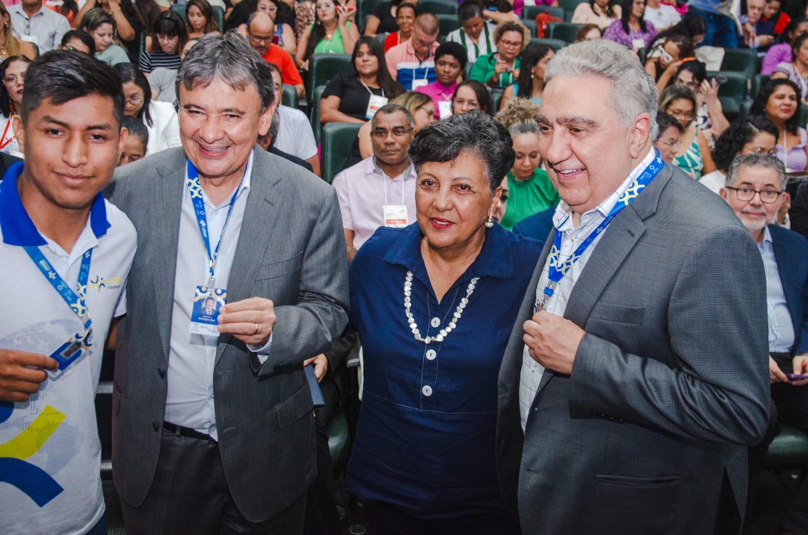 fotos da autoridade presentes: 
Wellington Dias: Ministro do Desenvolvimento Assistência Social e Combate a fome; Vice governador do tocantins, Laura Moreira e o Secretario da Setas Joins Calaça;  e a Raquel Barbaso, presidente da renapsi.