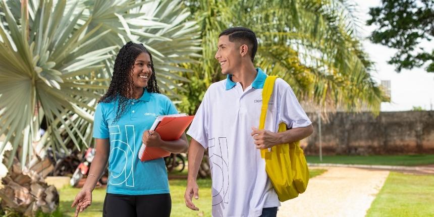 casal de jovens que estão andando e usando o uniforme da demÀ.
Arcos Ocupacionais